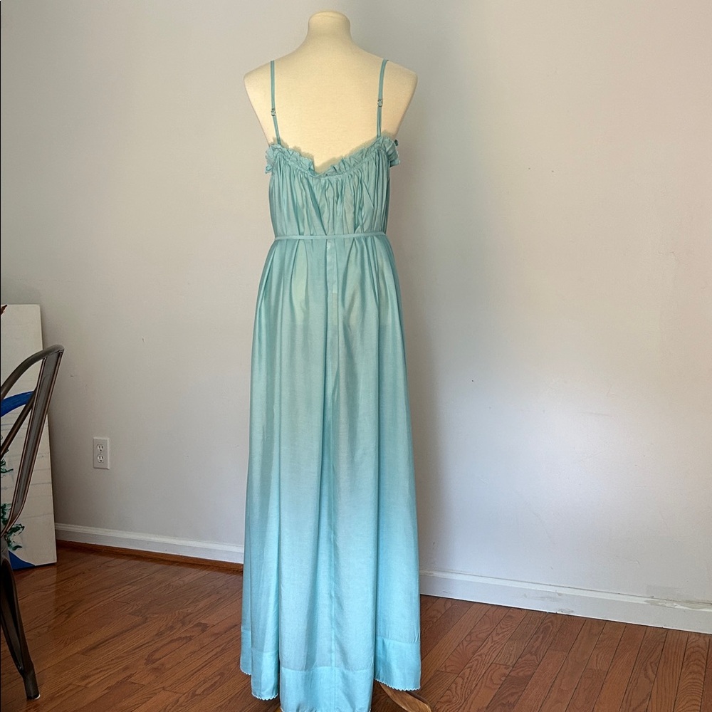 Mint Peony Gathered Max - Picture 3 of 16